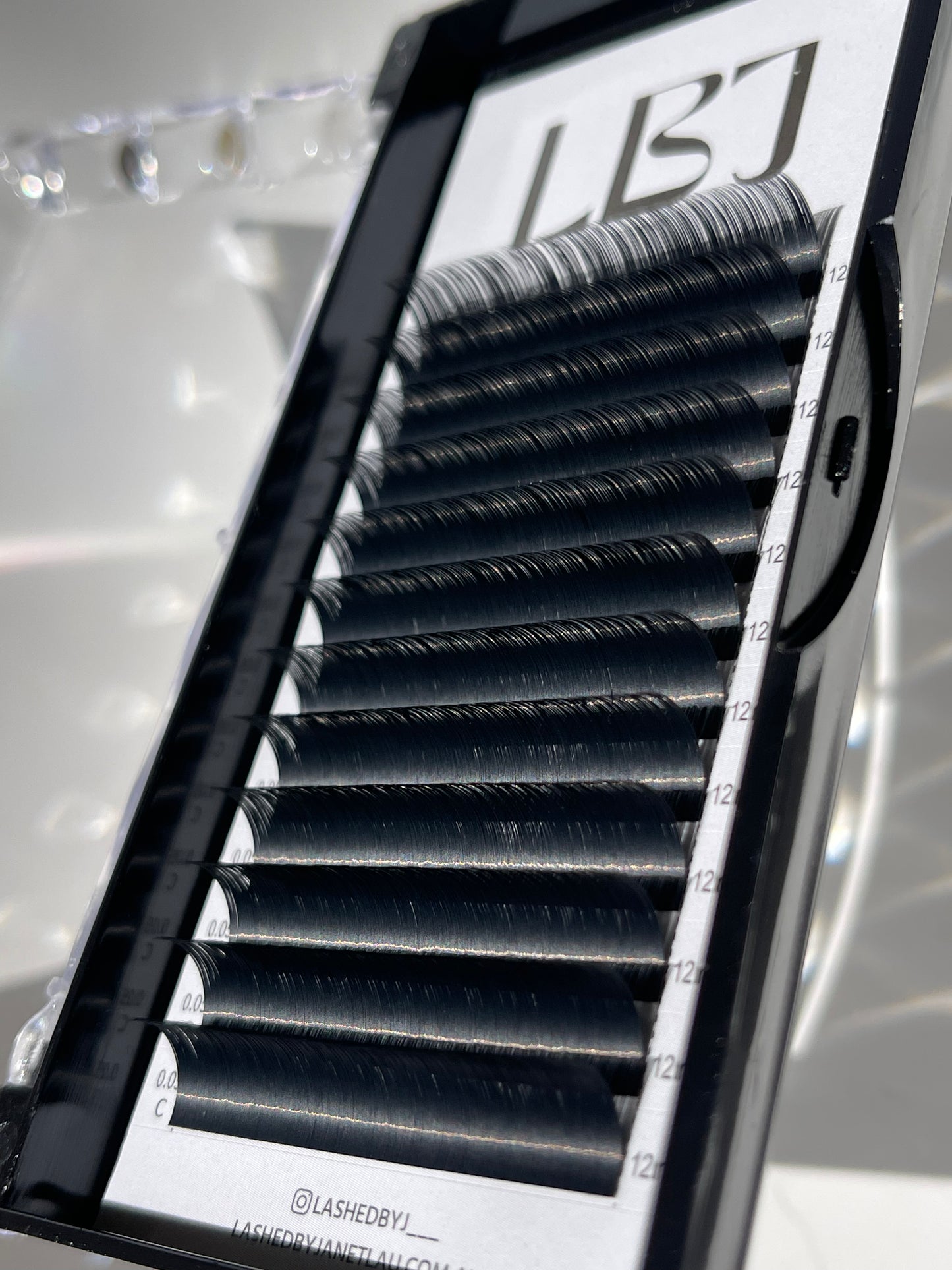 LBJ 0.05mm Volume Lashes