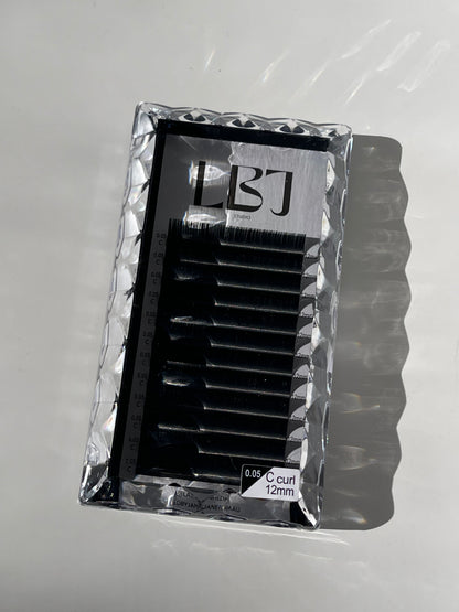 LBJ 0.05mm Volume Lashes